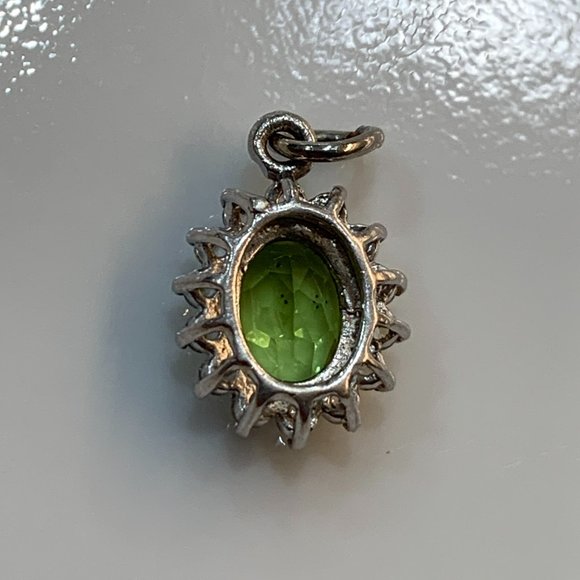 Regal Sterling Silver Pendant Including Petite Chain. - Picture 9 of 14